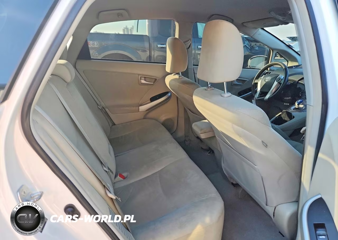 2011 Toyota Prius Two VIN:JTDKN3DU6B0256347 - 10