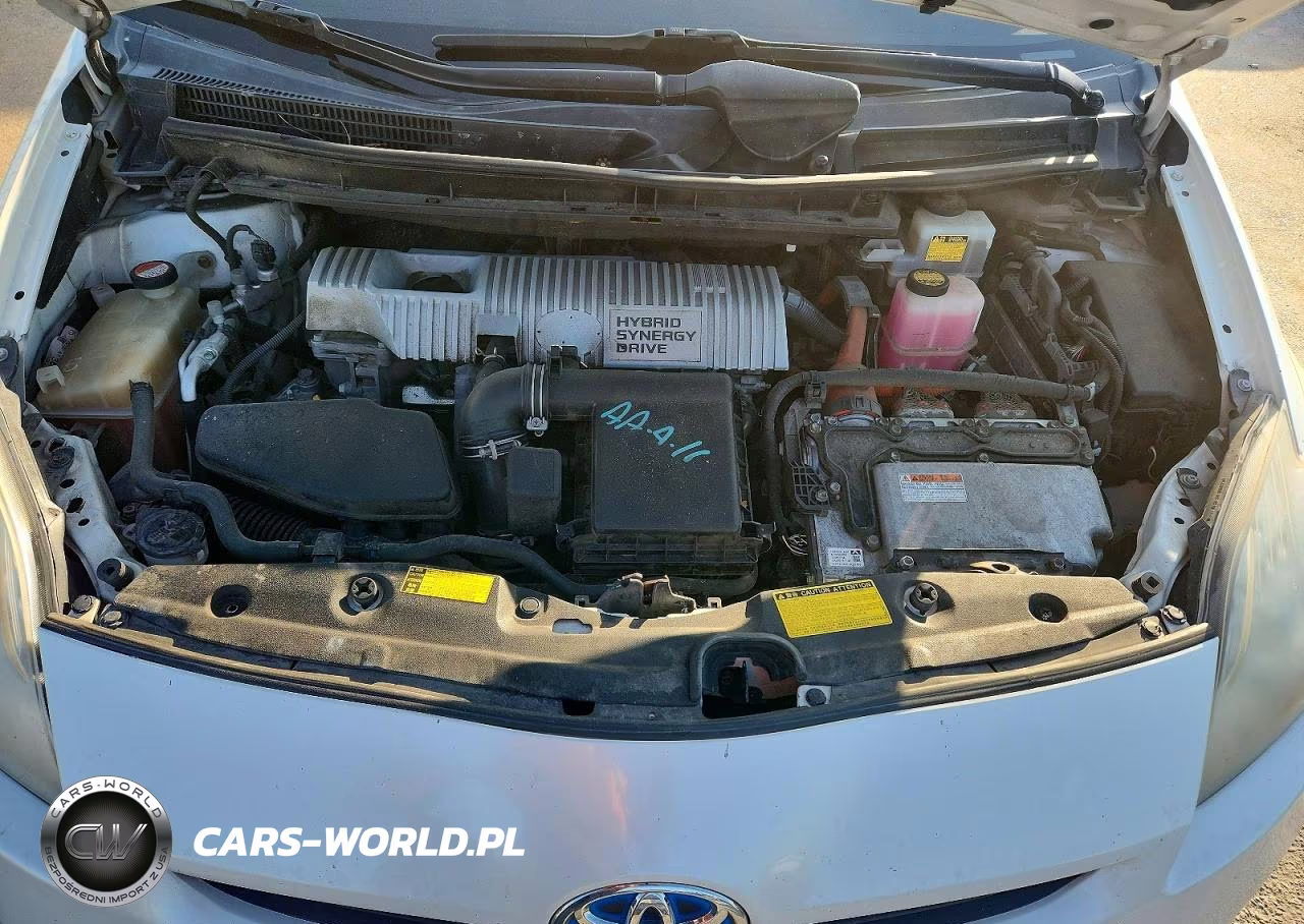 2011 Toyota Prius Two VIN:JTDKN3DU6B0256347 - 11