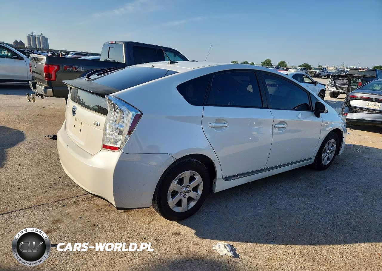 2011 Toyota Prius Two VIN:JTDKN3DU6B0256347 - 3