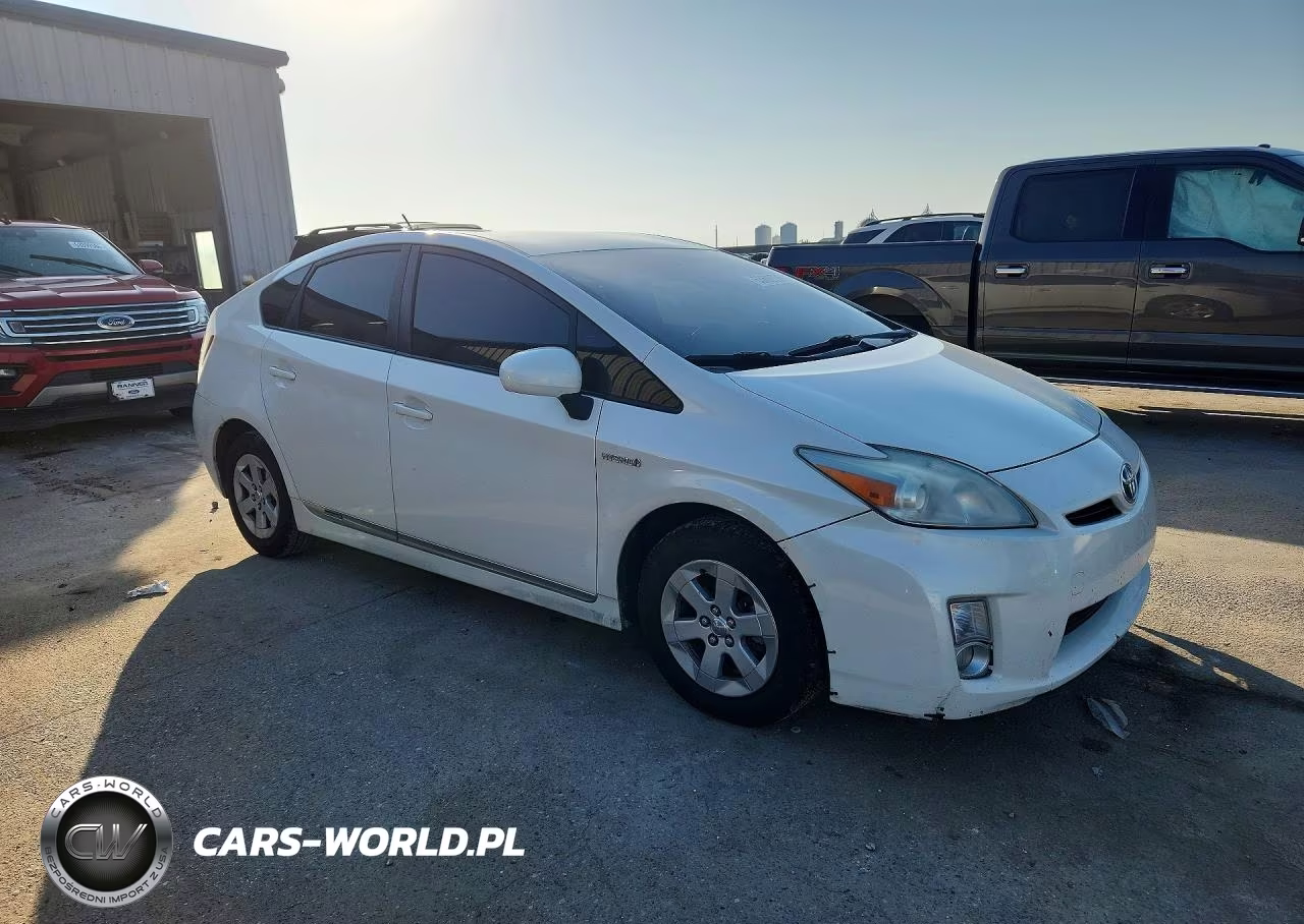 2011 Toyota Prius Two VIN:JTDKN3DU6B0256347 - 4