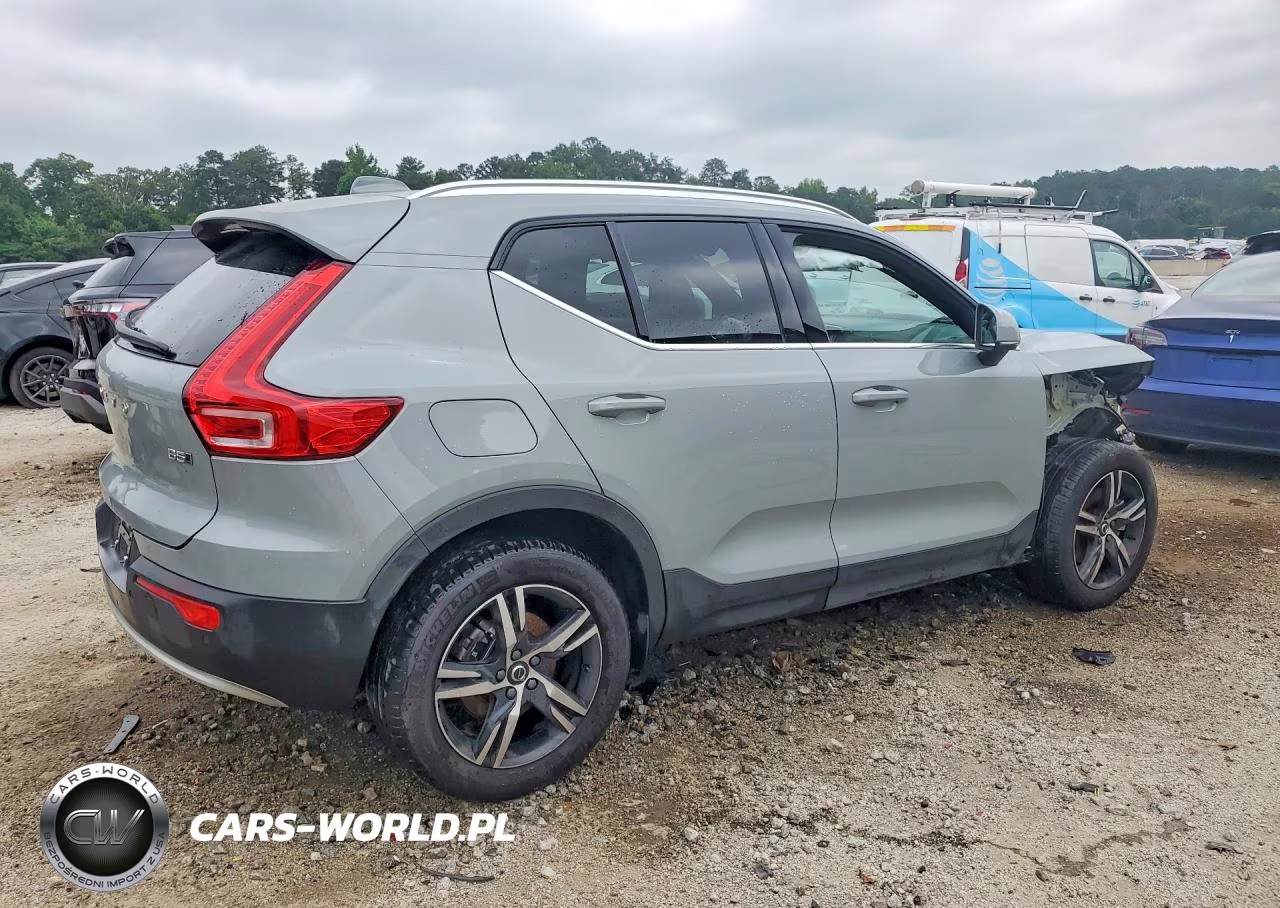 2025 Volvo Xc40 Core VIN:YV4L12UJ9S2515754 - 3