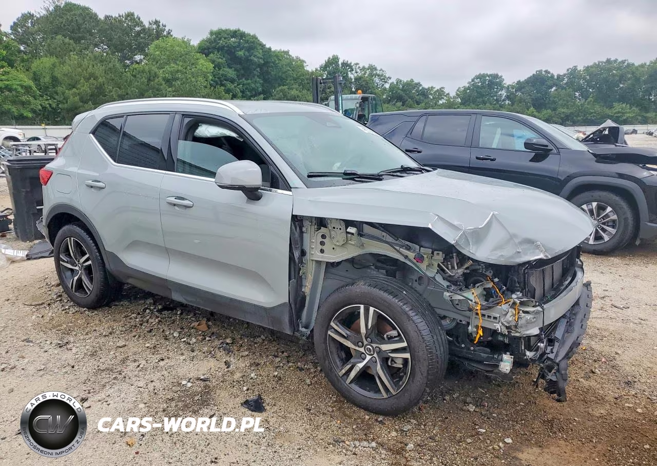 2025 Volvo Xc40 Core VIN:YV4L12UJ9S2515754 - 4