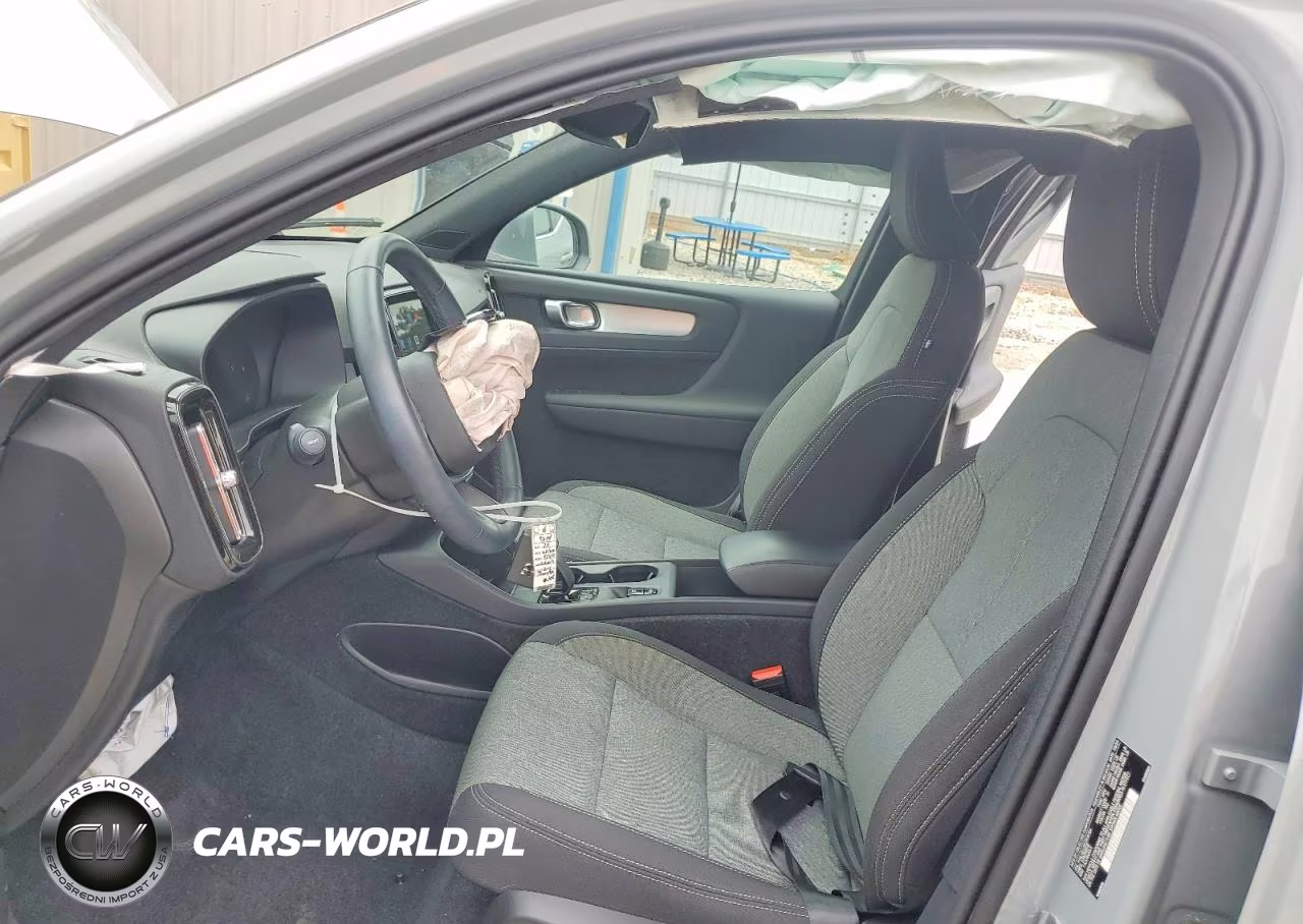 2025 Volvo Xc40 Core VIN:YV4L12UJ9S2515754 - 7