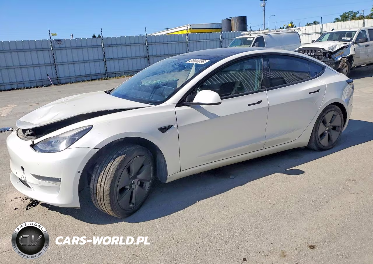 2021 Tesla Model 3 – zdjęcie 1 z 13