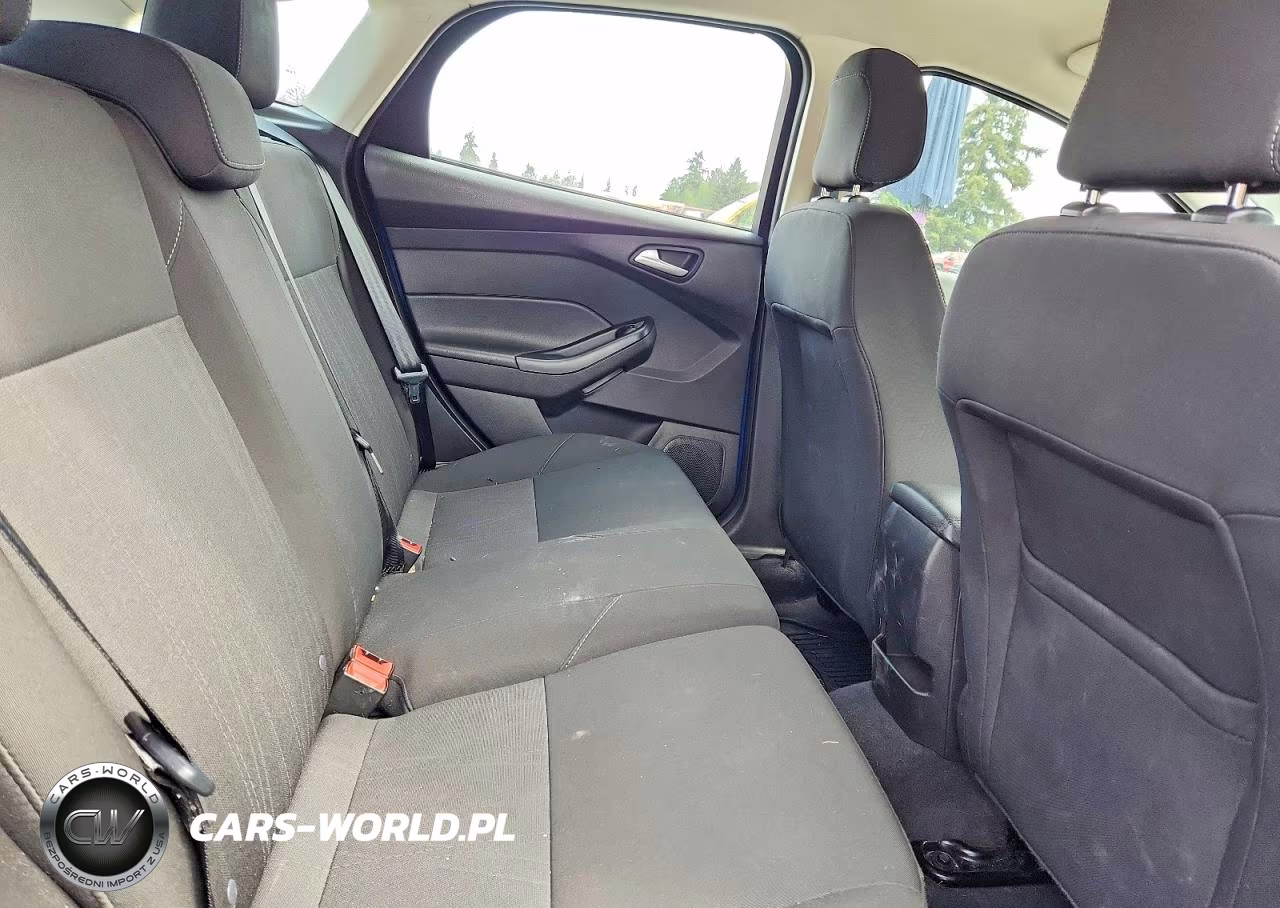 2018 Ford Focus Se VIN:1FADP3K25JL304783 - 10