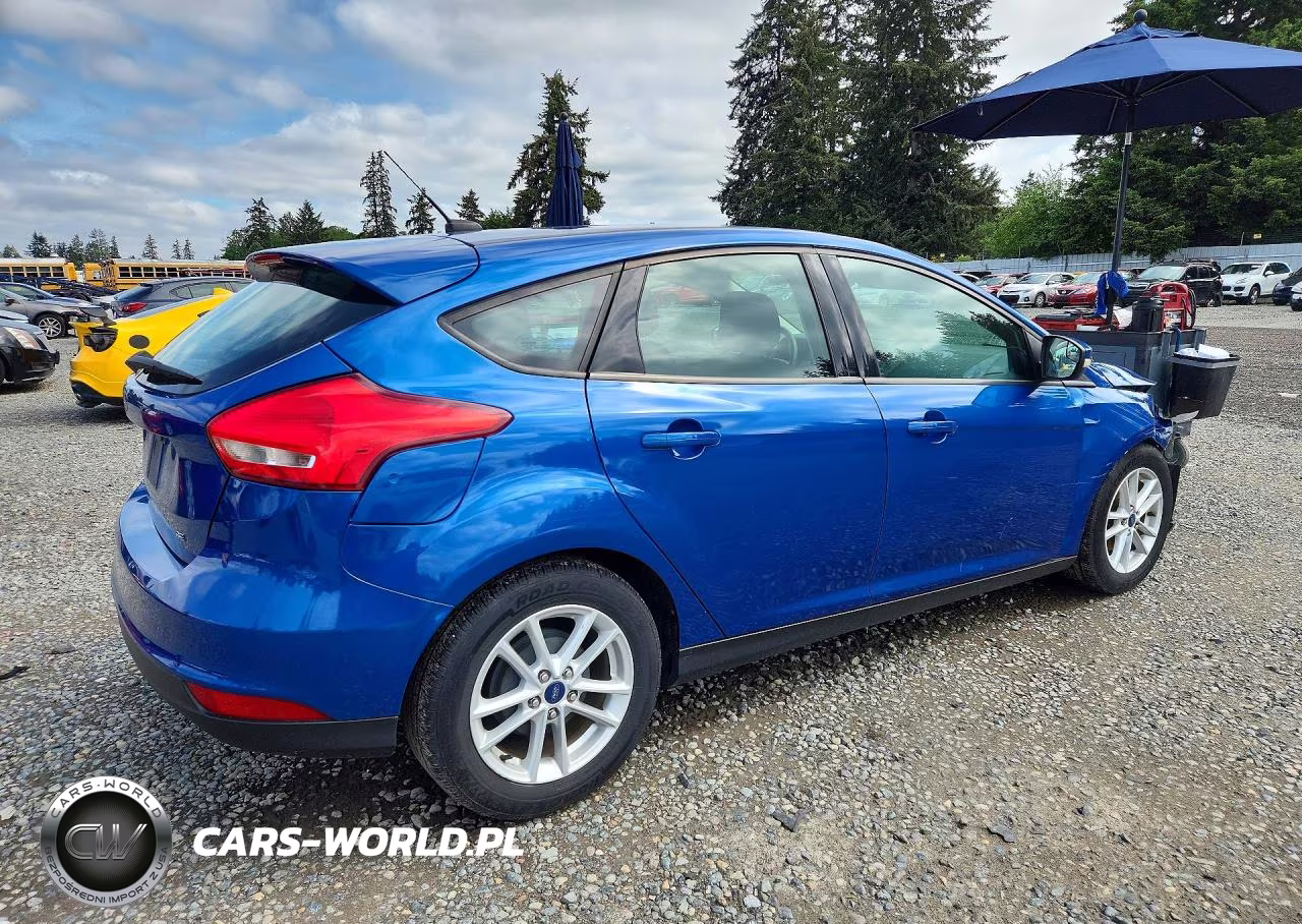 2018 Ford Focus Se VIN:1FADP3K25JL304783 - 3