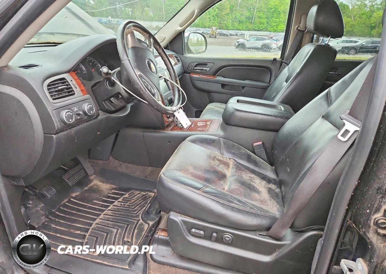 2010 Chevrolet Suburban K1500 Ltz VIN:1GNUKKE35AR220071 - 7