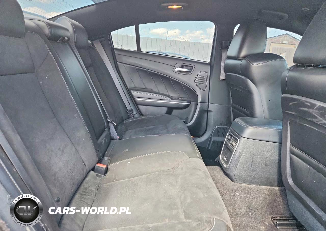 2023 Dodge Charger Scat Pack VIN:2C3CDXGJXPH671016 - 10