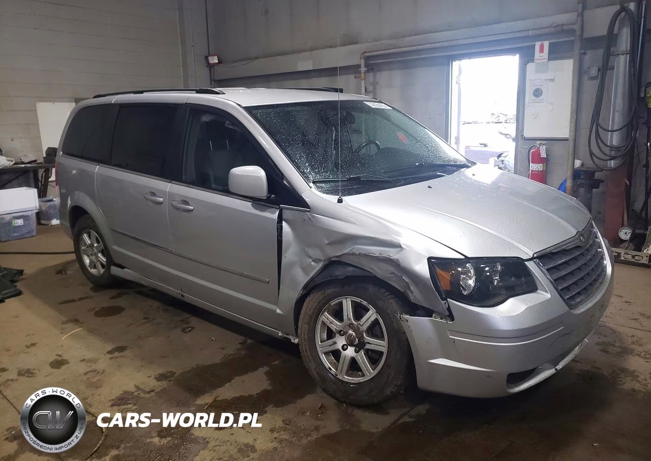 2010 Chrysler Town & Country Touring Plus VIN:2A4RR8D17AR422847 - 4