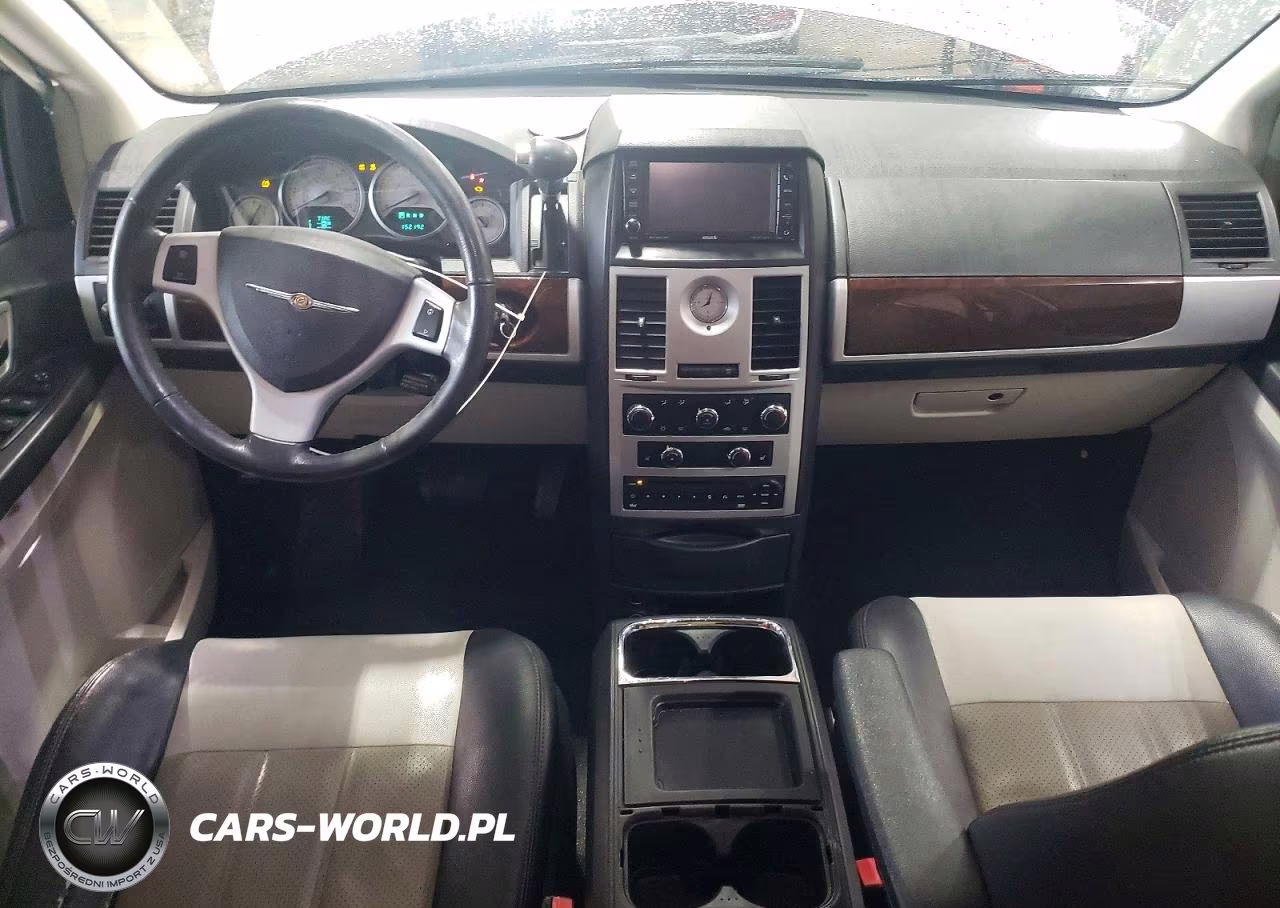 2010 Chrysler Town & Country Touring Plus VIN:2A4RR8D17AR422847 - 8
