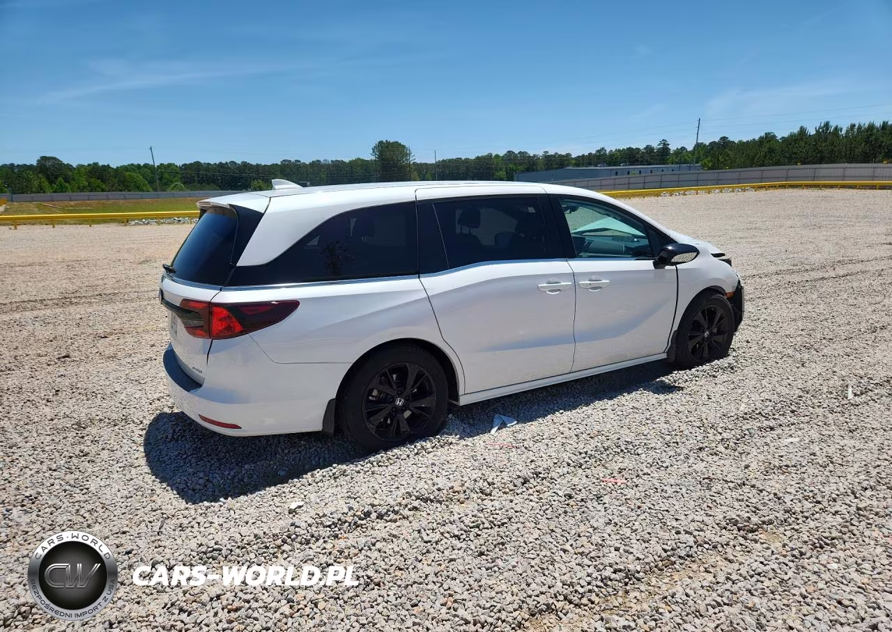 2023 Honda Odyssey Sport-L VIN:5FNRL6H70PB050430 - 3