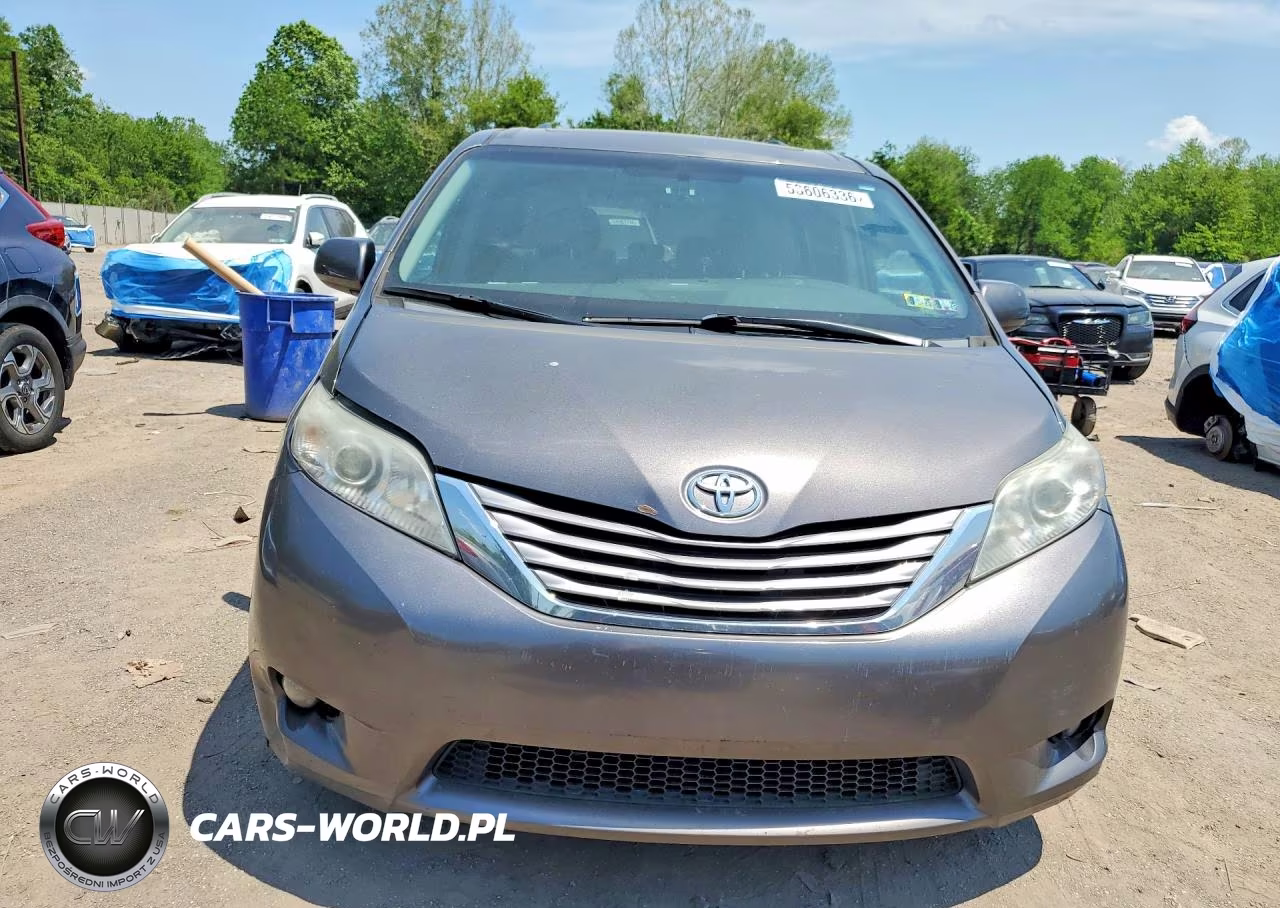 2017 Toyota Sienna Xle 8-Passenger VIN:5TDYZ3DC1HS820238 - 5