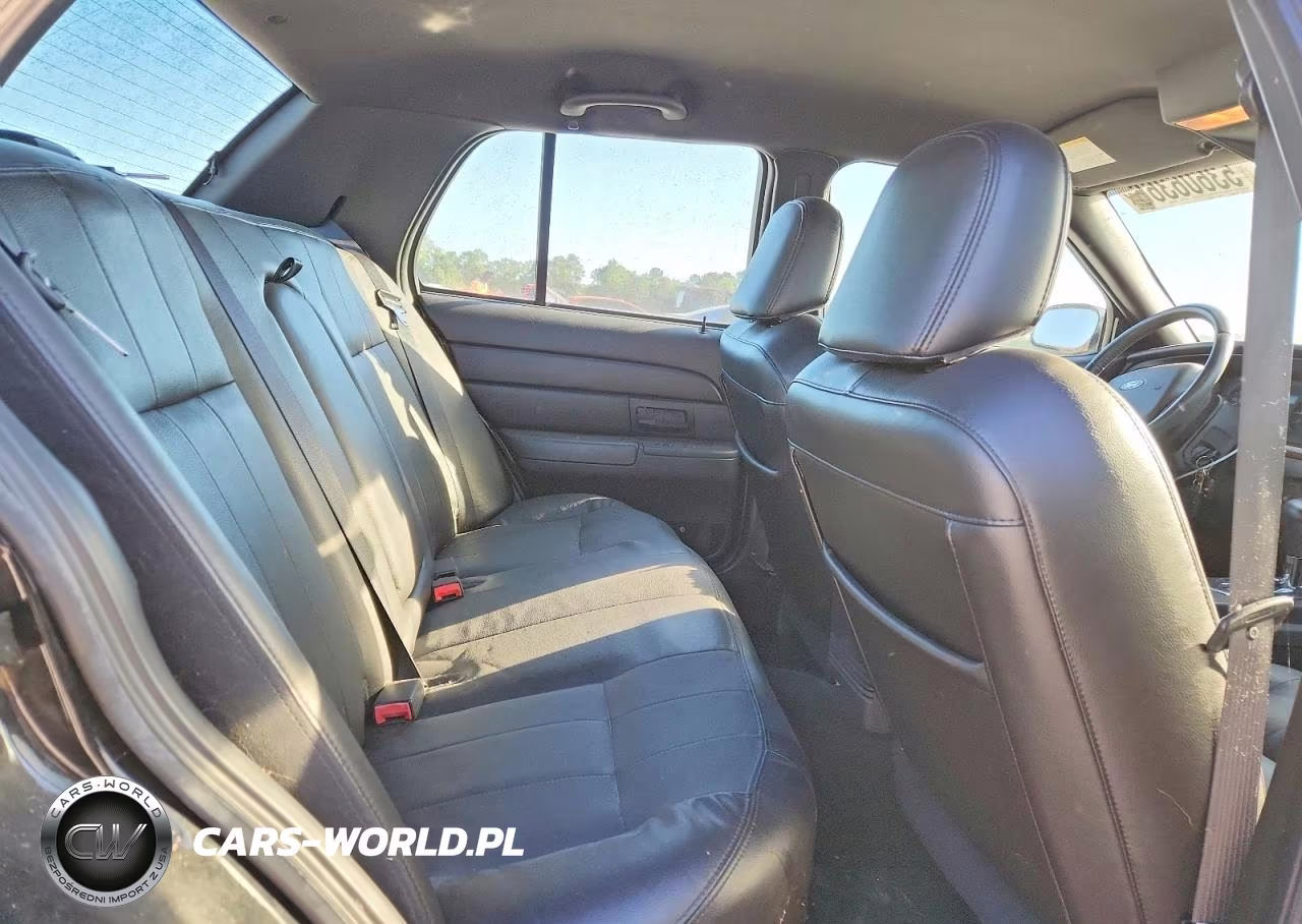 2007 Ford Crown Victoria VIN:2FAFP74V76X105266 - 10