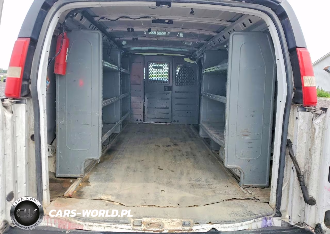 2015 Chevrolet Express G2500 VIN:1GCWGGFF3F1101742 - 10