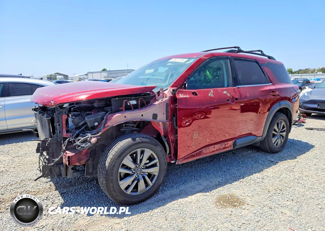 2022 Nissan Pathfinder Sv