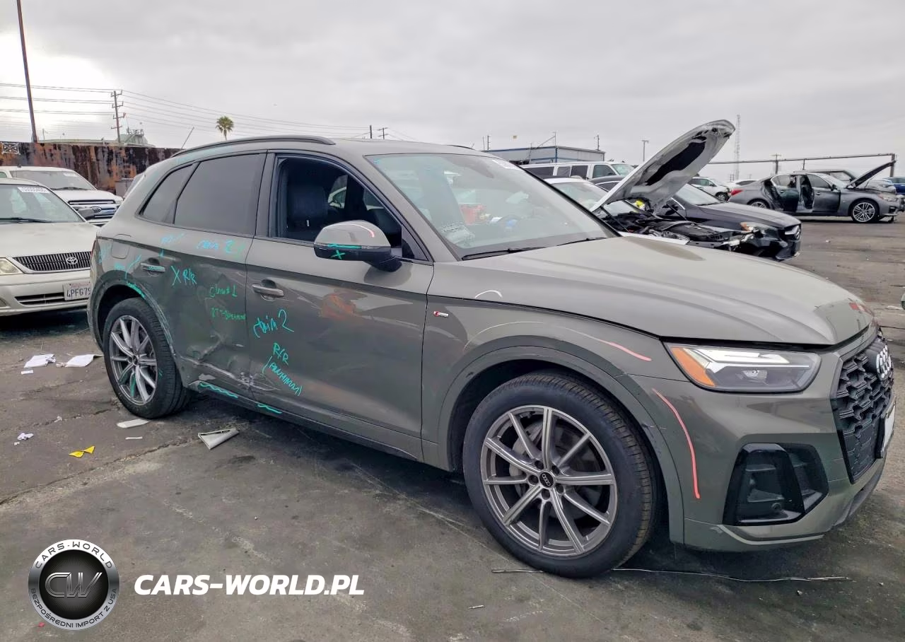 2023 Audi Q5 E Premium Plus 55 VIN:WA1E2AFY9P2022042 - 4