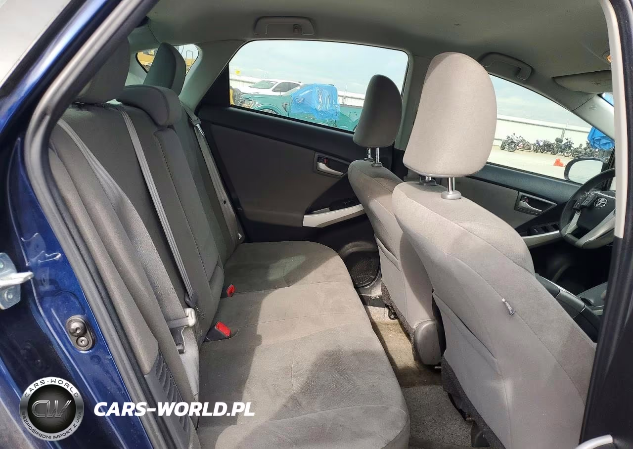 2014 Toyota Prius Two VIN:JTDKN3DU1E1736696 - 10