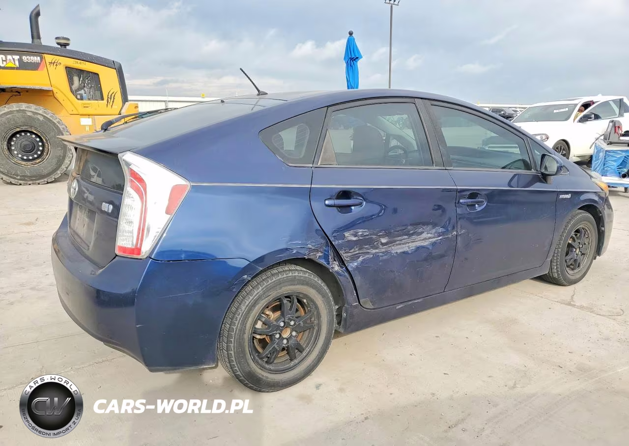 2014 Toyota Prius Two VIN:JTDKN3DU1E1736696 - 3