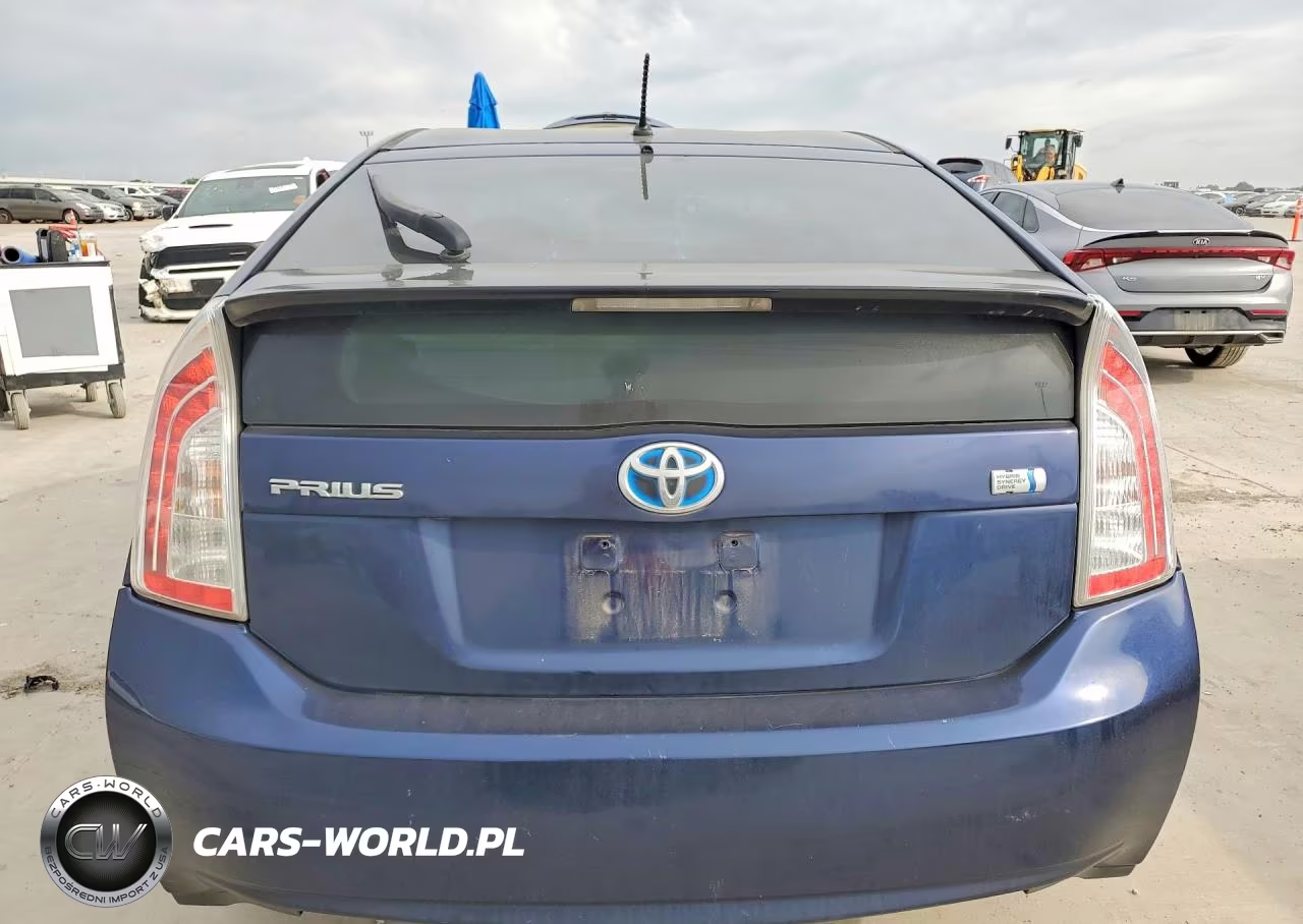 2014 Toyota Prius Two VIN:JTDKN3DU1E1736696 - 6