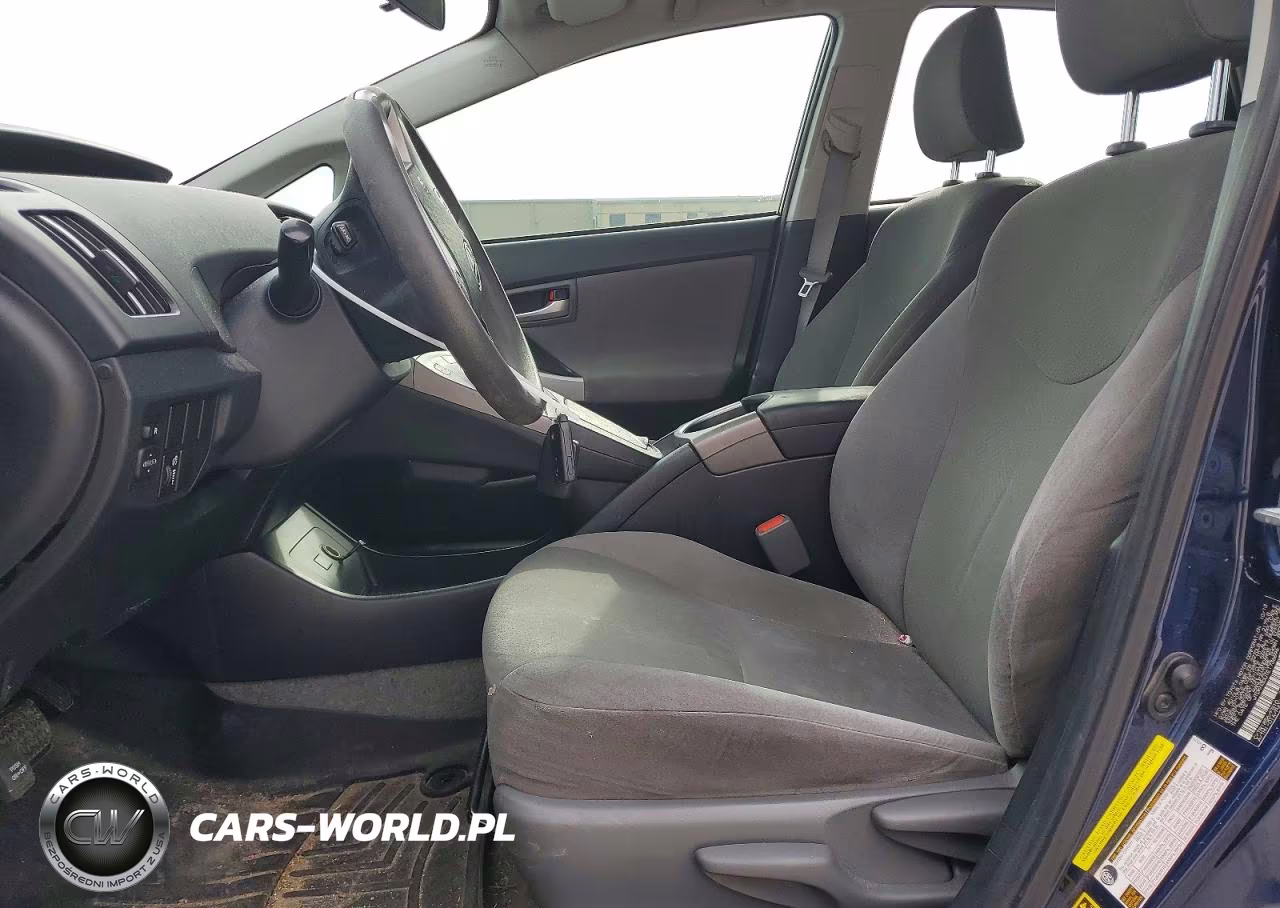 2014 Toyota Prius Two VIN:JTDKN3DU1E1736696 - 7