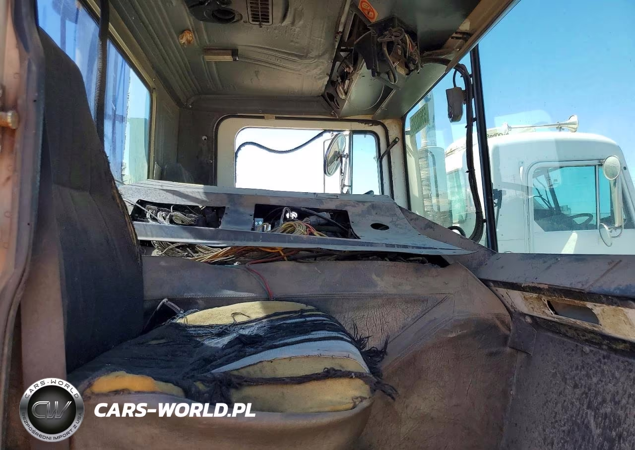 2005 Mack Mr688P Semi Truck VIN:1M2K194Y45M029572 - 6
