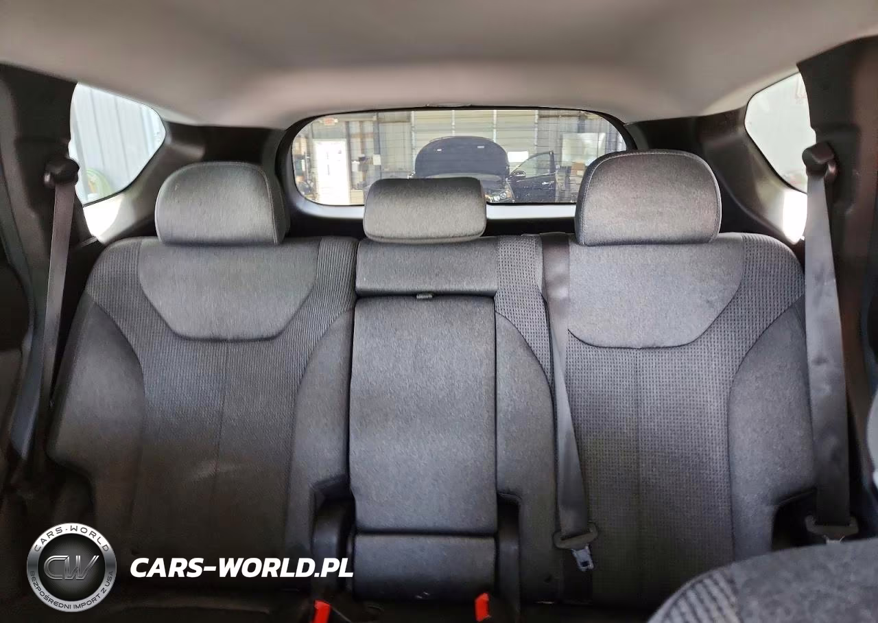 2019 Hyundai Santa Fe Se VIN:5NMS23AD1KH110810 - 10
