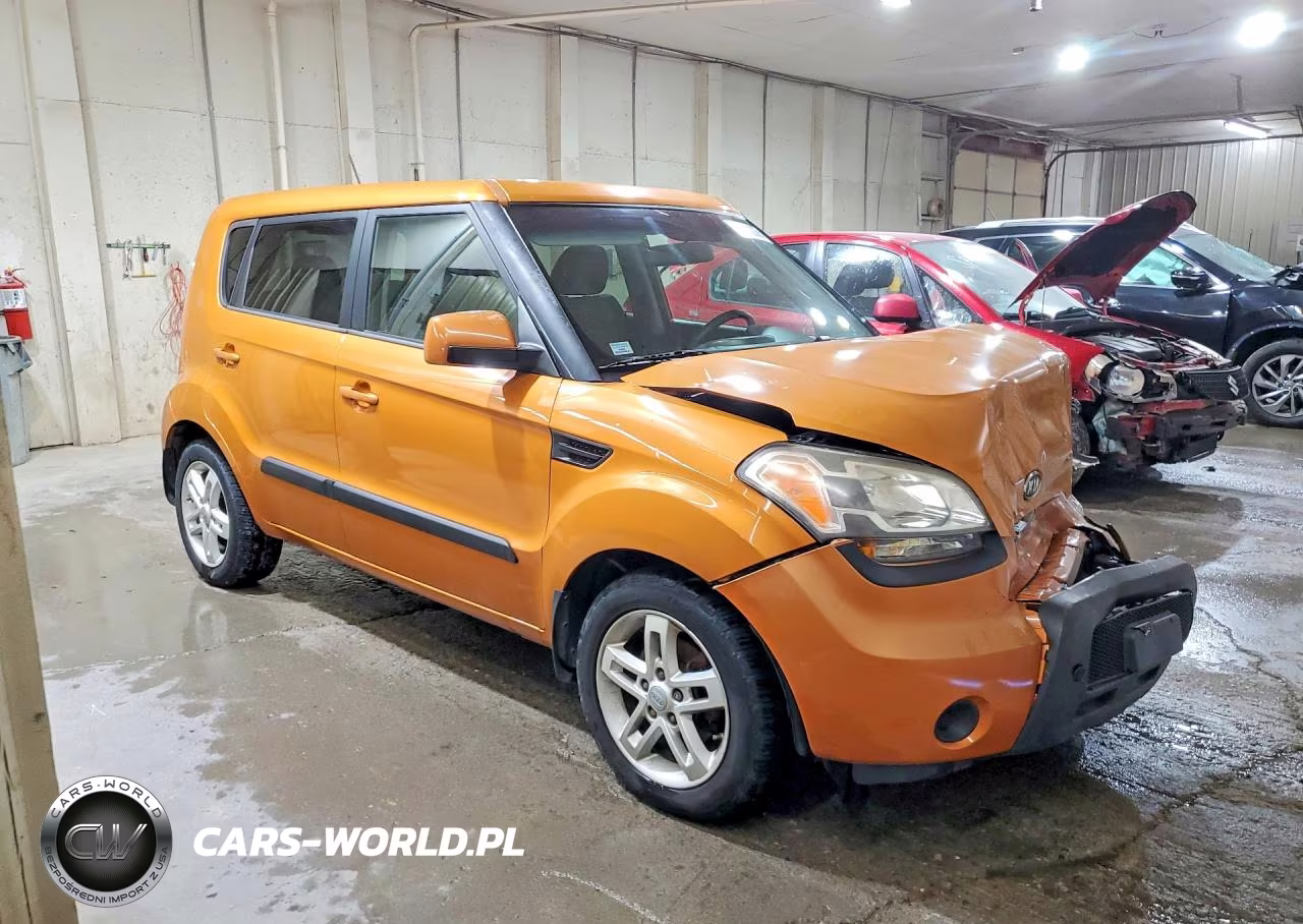 2011 Kia Soul + VIN:KNDJT2A22B7319031 - 4