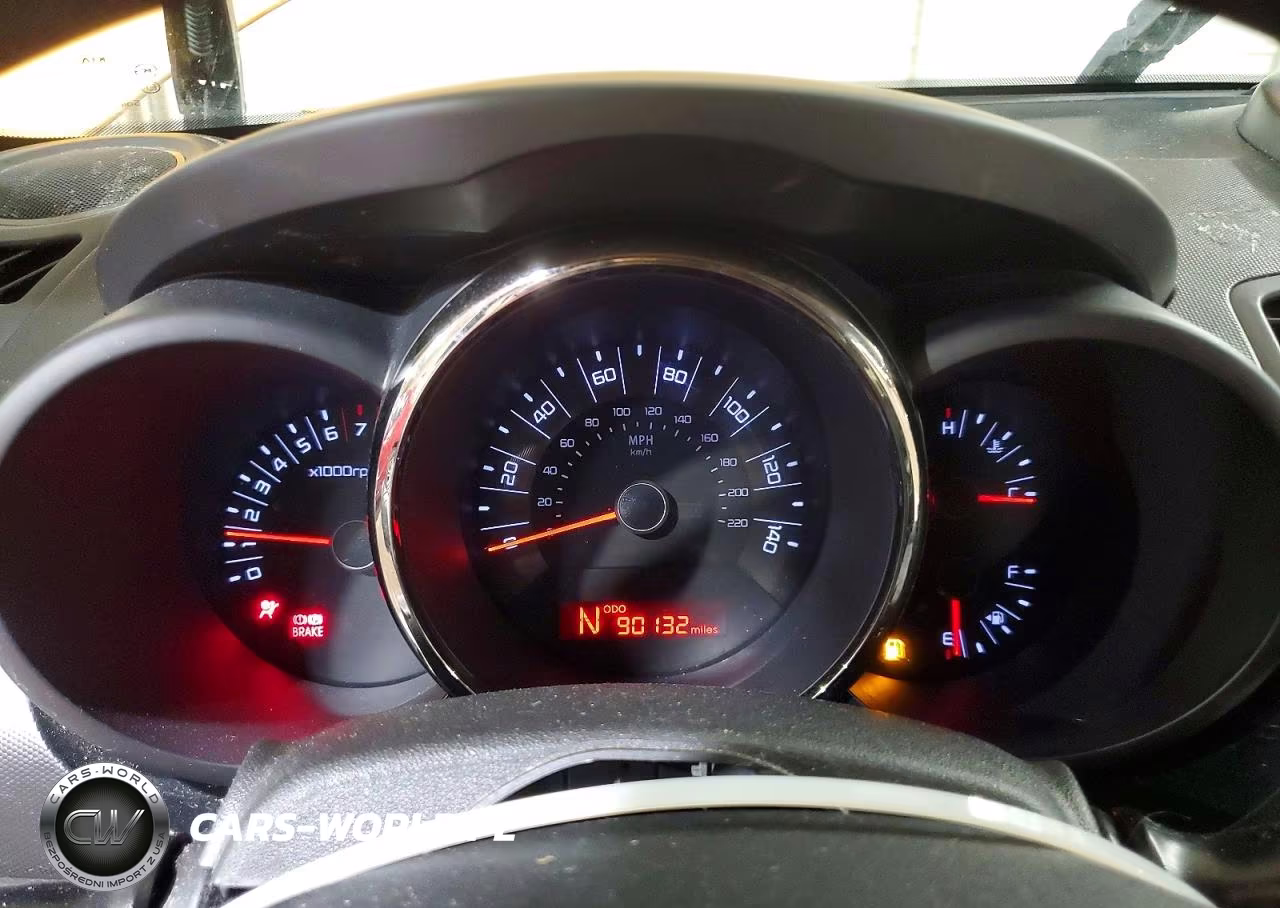 2011 Kia Soul + VIN:KNDJT2A22B7319031 - 9