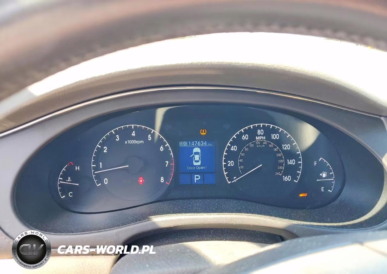2011 Hyundai Genesis 3.8L VIN:KMHGC4DE7BU122896 - 9