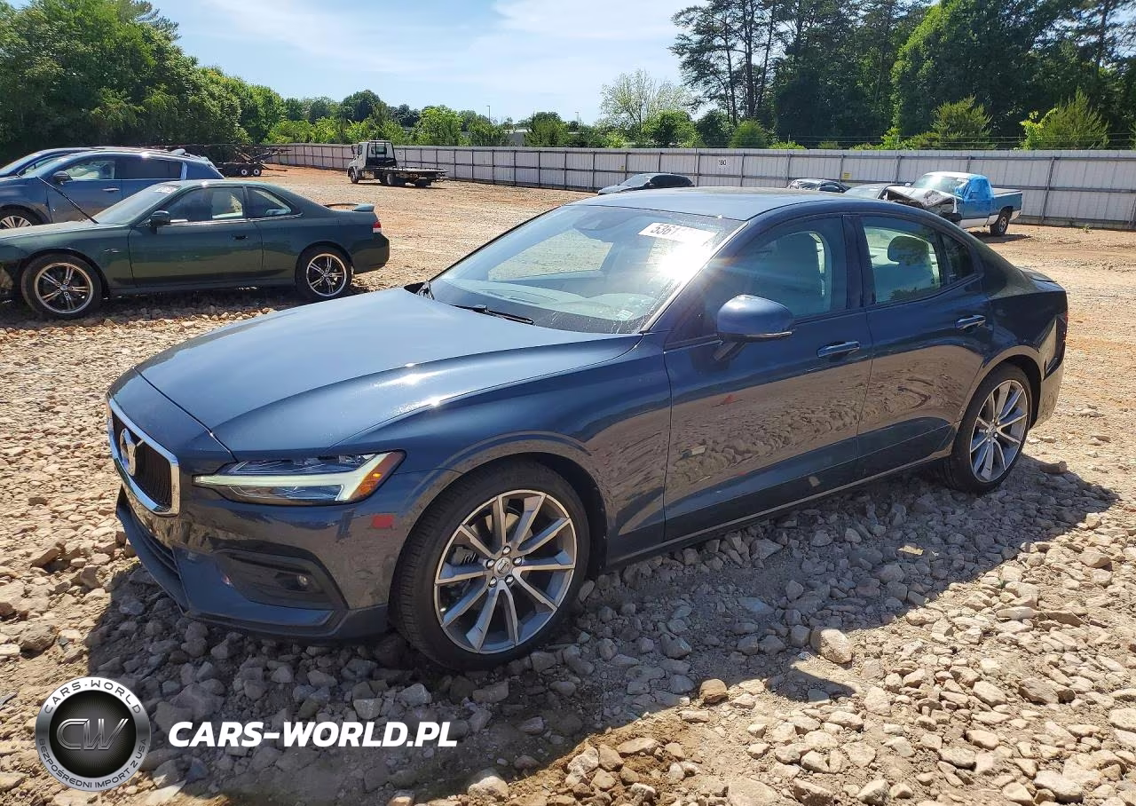 2021 Volvo S60 T5 Momentum