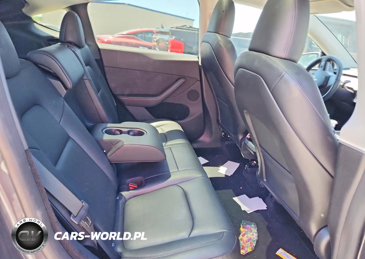 2023 Tesla Model Y VIN:7SAYGDEE0PA142371 - 11
