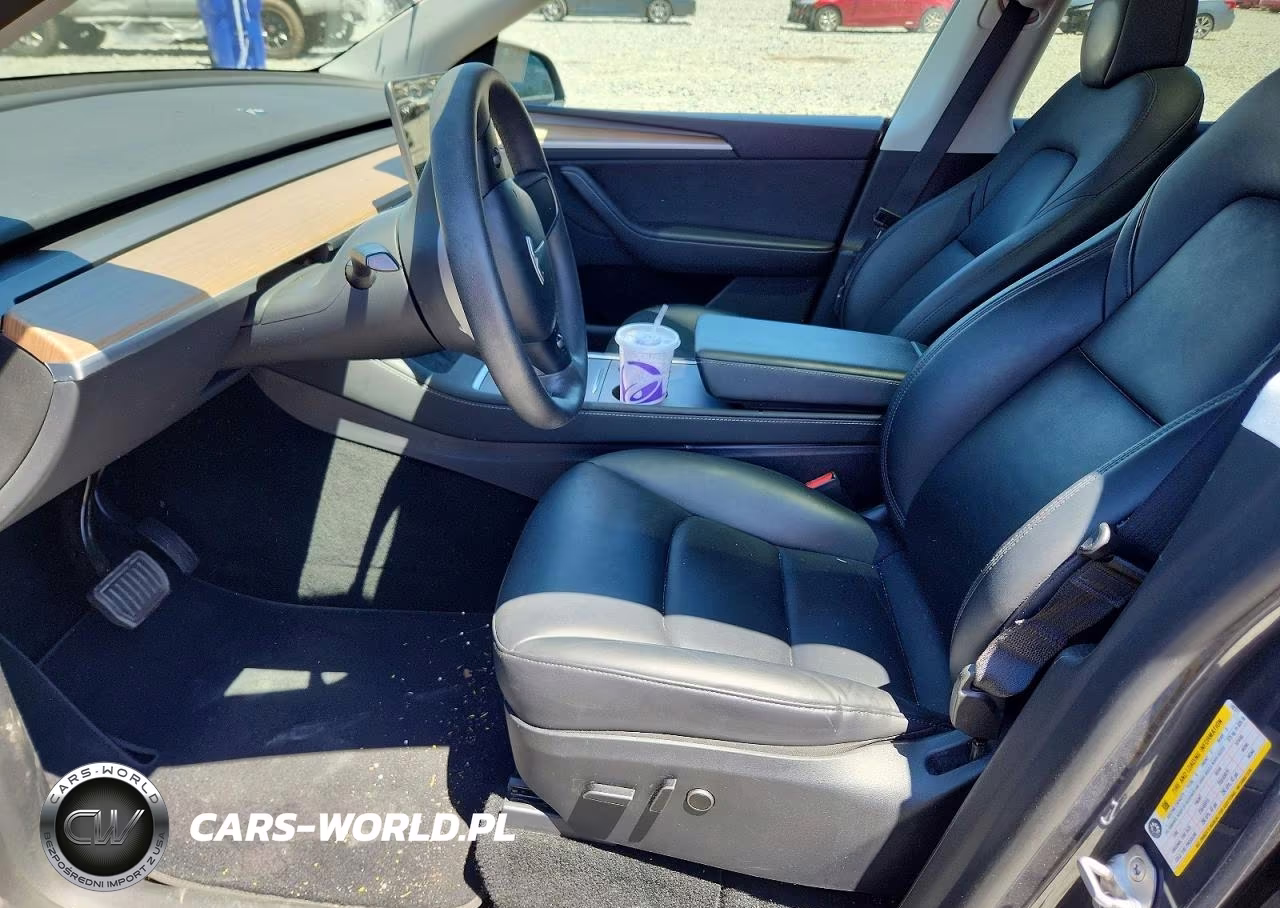 2023 Tesla Model Y VIN:7SAYGDEE0PA142371 - 7