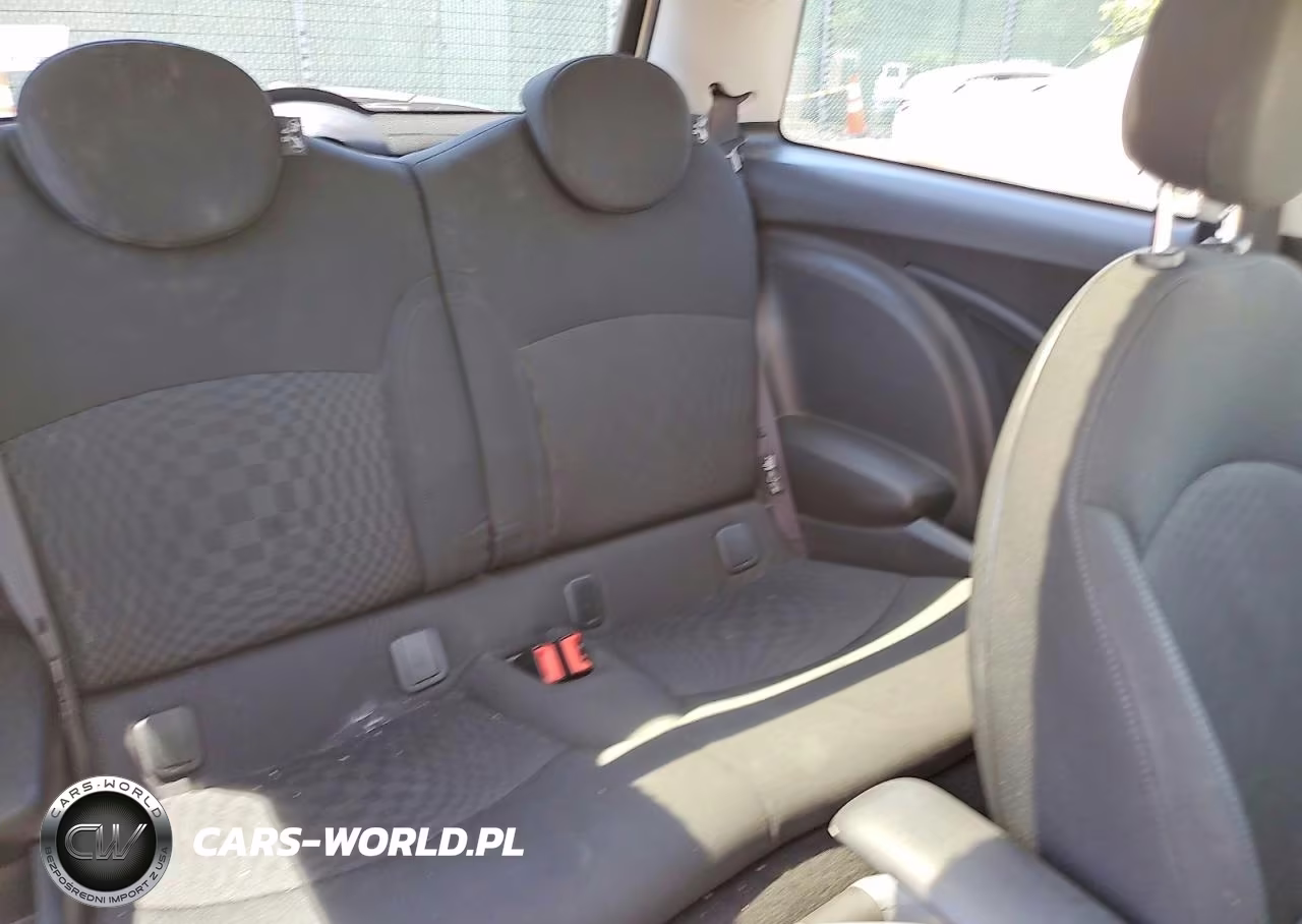 2008 Mini Cooper VIN:WMWMF33568TT65105 - 10