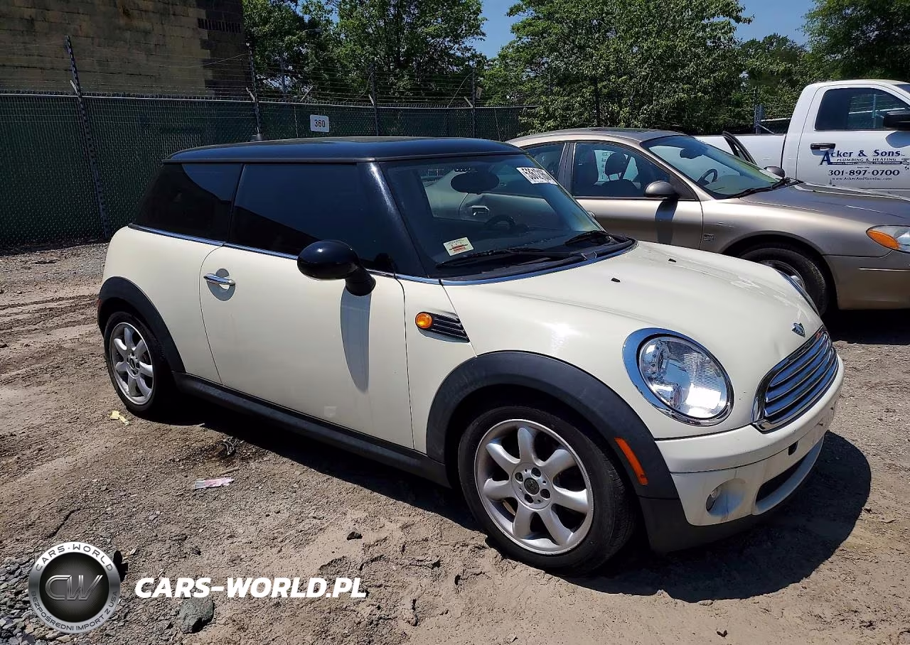 2008 Mini Cooper VIN:WMWMF33568TT65105 - 4