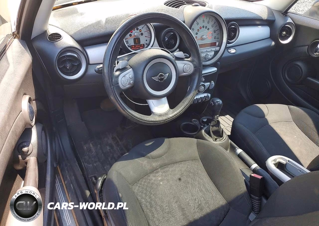 2008 Mini Cooper VIN:WMWMF33568TT65105 - 8