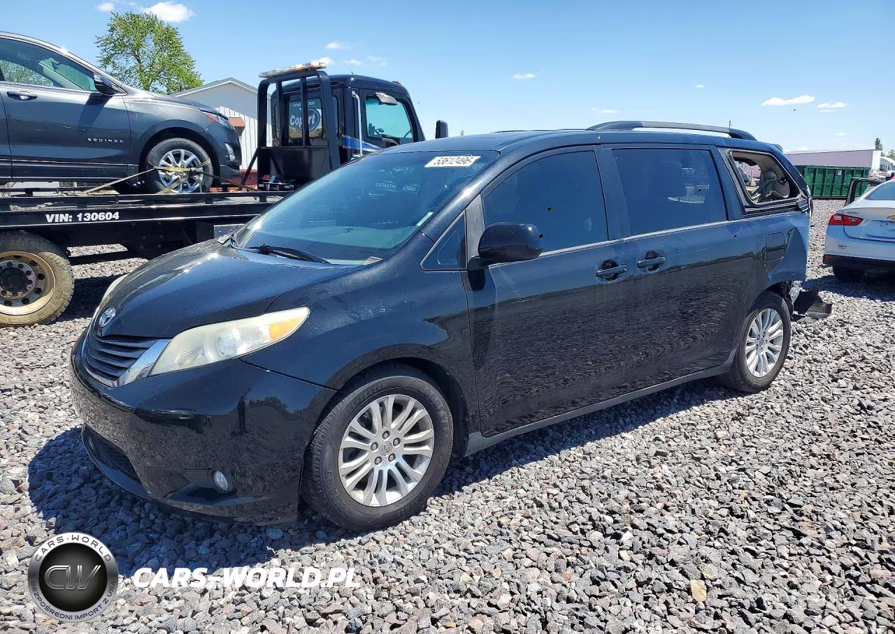2013 Toyota Sienna Xle 8-Passenger