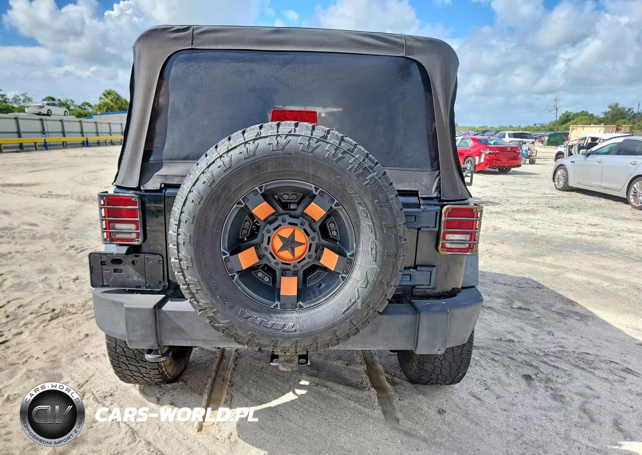 2013 Jeep Wrangler Unlimited Sport VIN:1C4BJWDG0DL553770 - 6