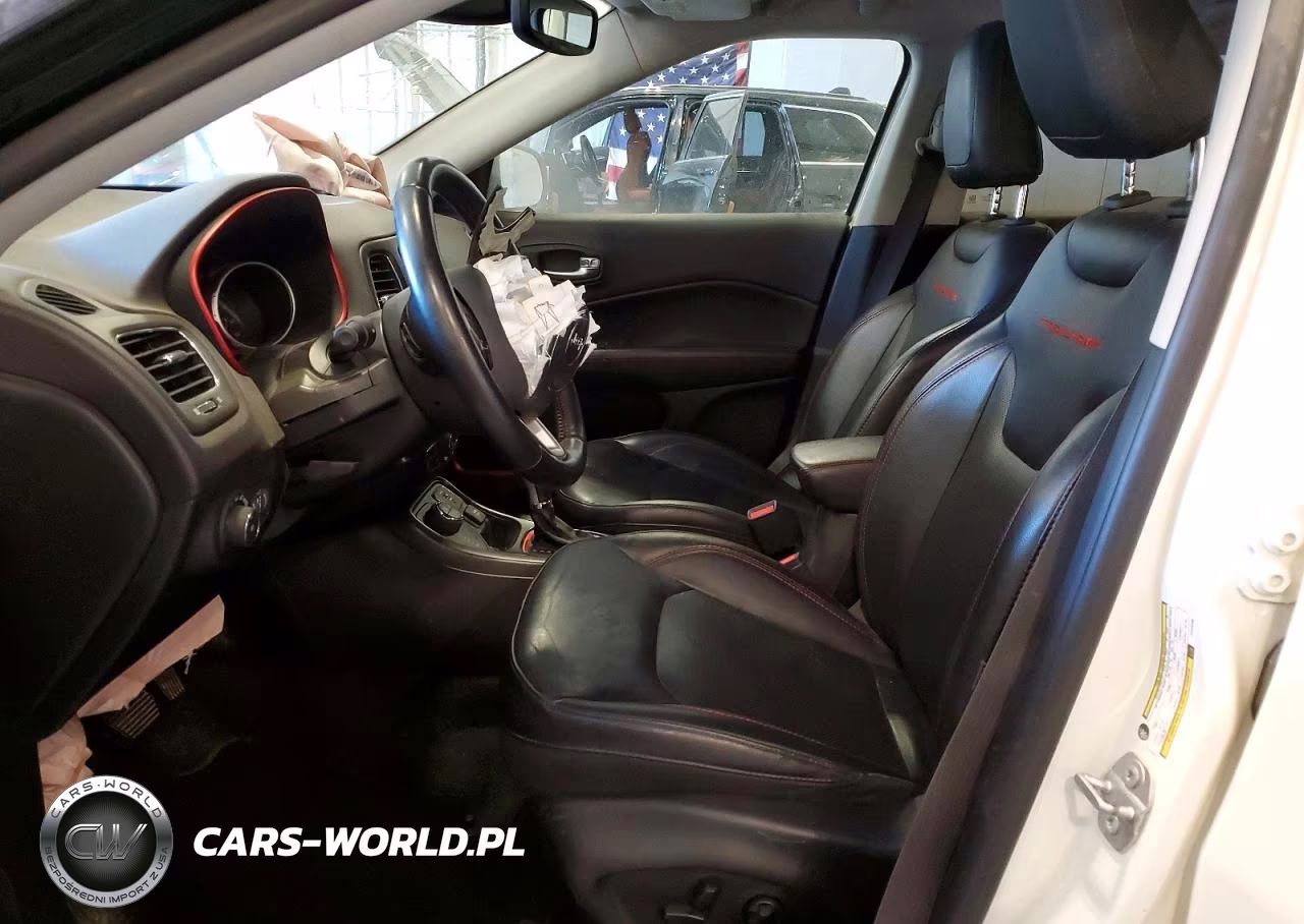 2018 Jeep Compass Trailhawk VIN:3C4NJDDB2JT424208 - 7
