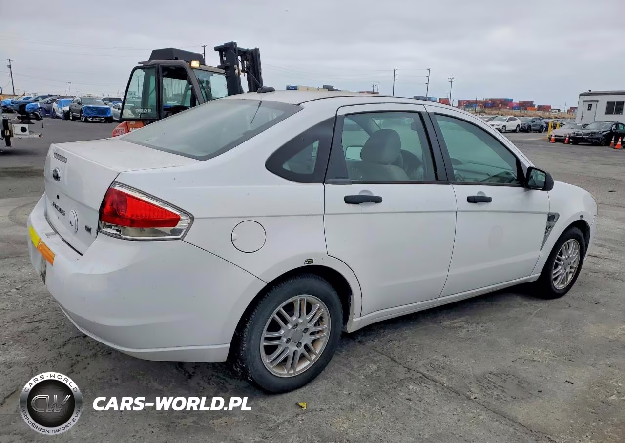 2008 Ford Focus Se VIN:1FAHP35N28W120899 - 3