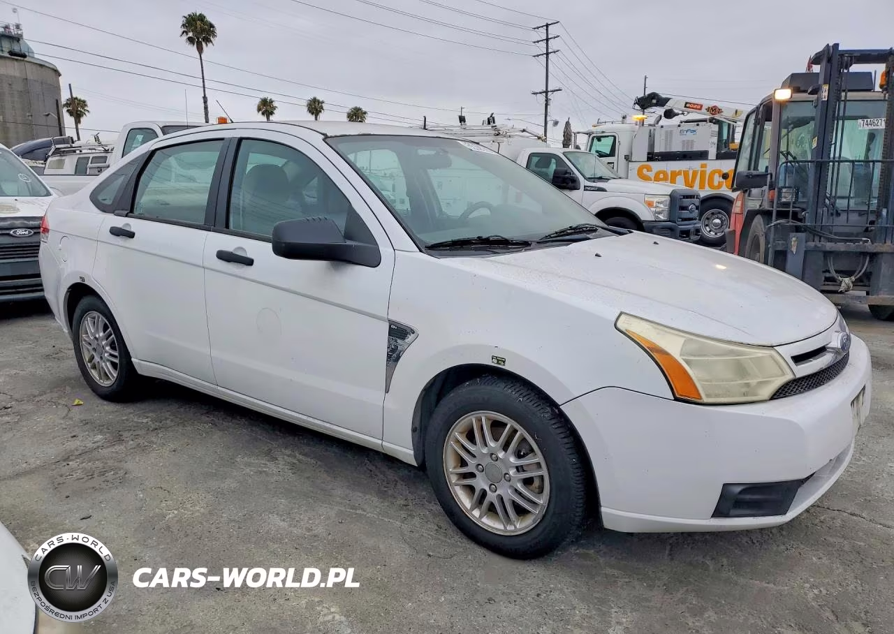 2008 Ford Focus Se VIN:1FAHP35N28W120899 - 4