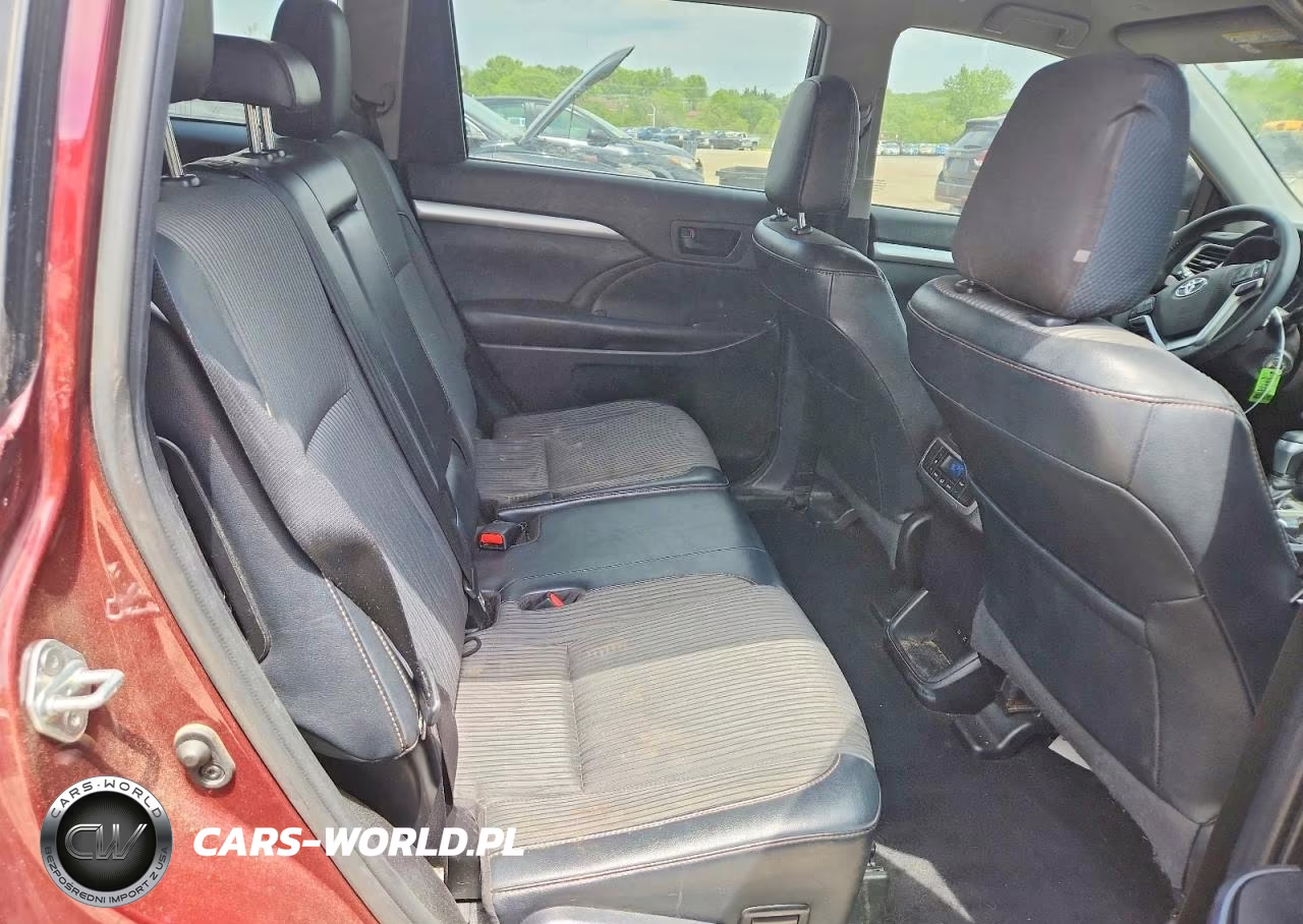 2019 Toyota Highlander Le Plus VIN:5TDBZRFH1KS731794 - 11