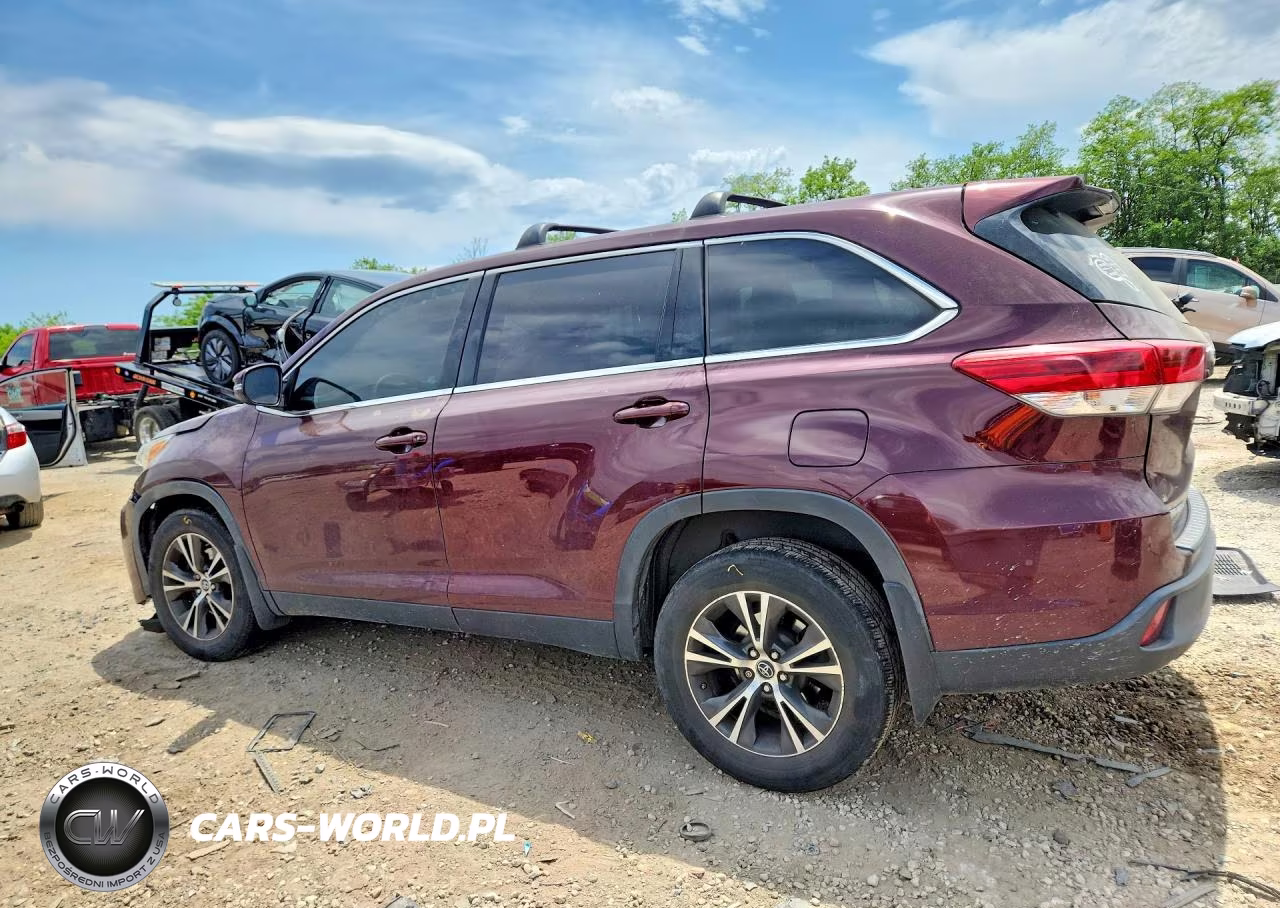 2019 Toyota Highlander Le Plus VIN:5TDBZRFH1KS731794 - 2