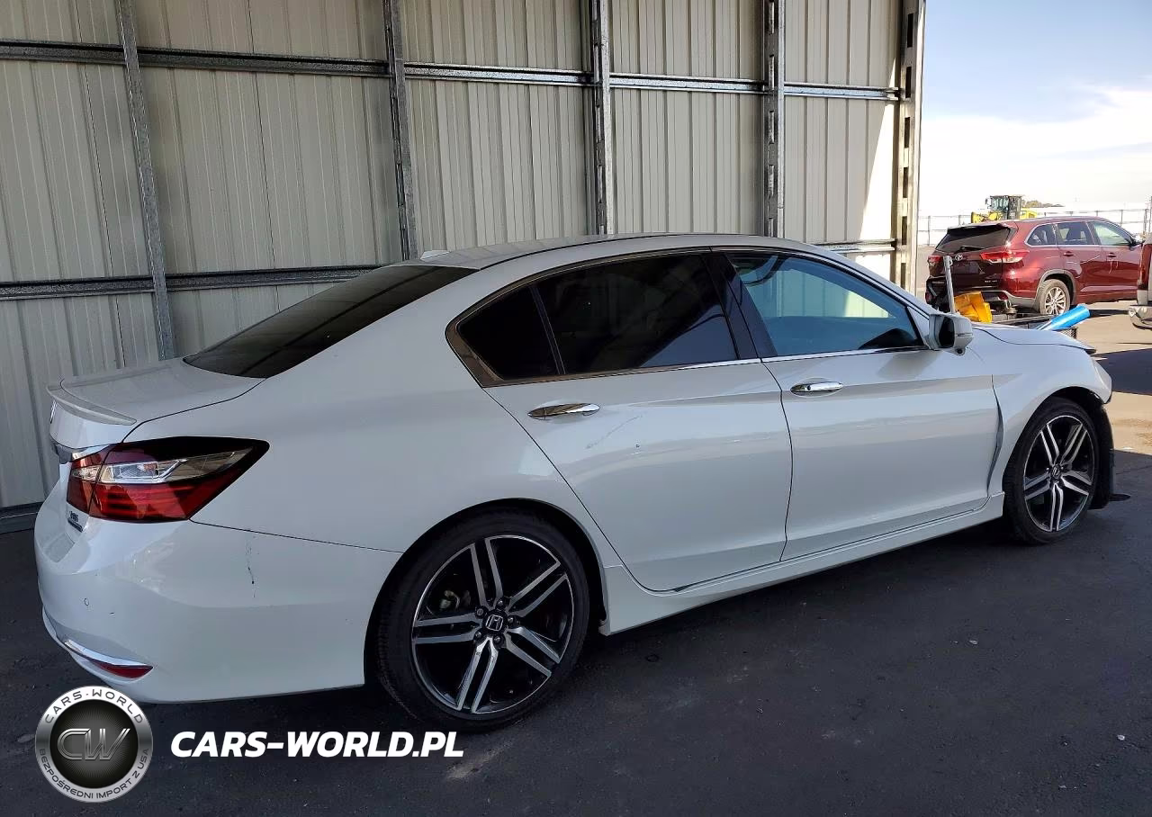 2016 Honda Accord Touring VIN:1HGCR3F96GA012394 - 3