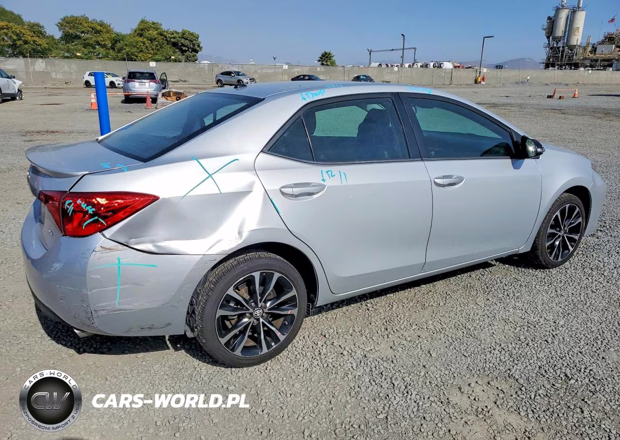 2017 Toyota Corolla Se VIN:2T1BURHE8HC928593 - 3
