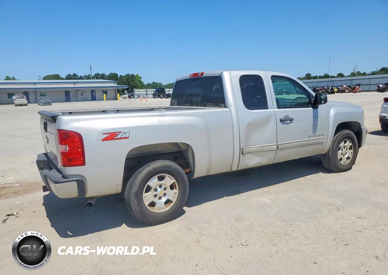 2011 Chevrolet Silverado C1500 Lt VIN:1GCRCSE00BZ423274 - 3