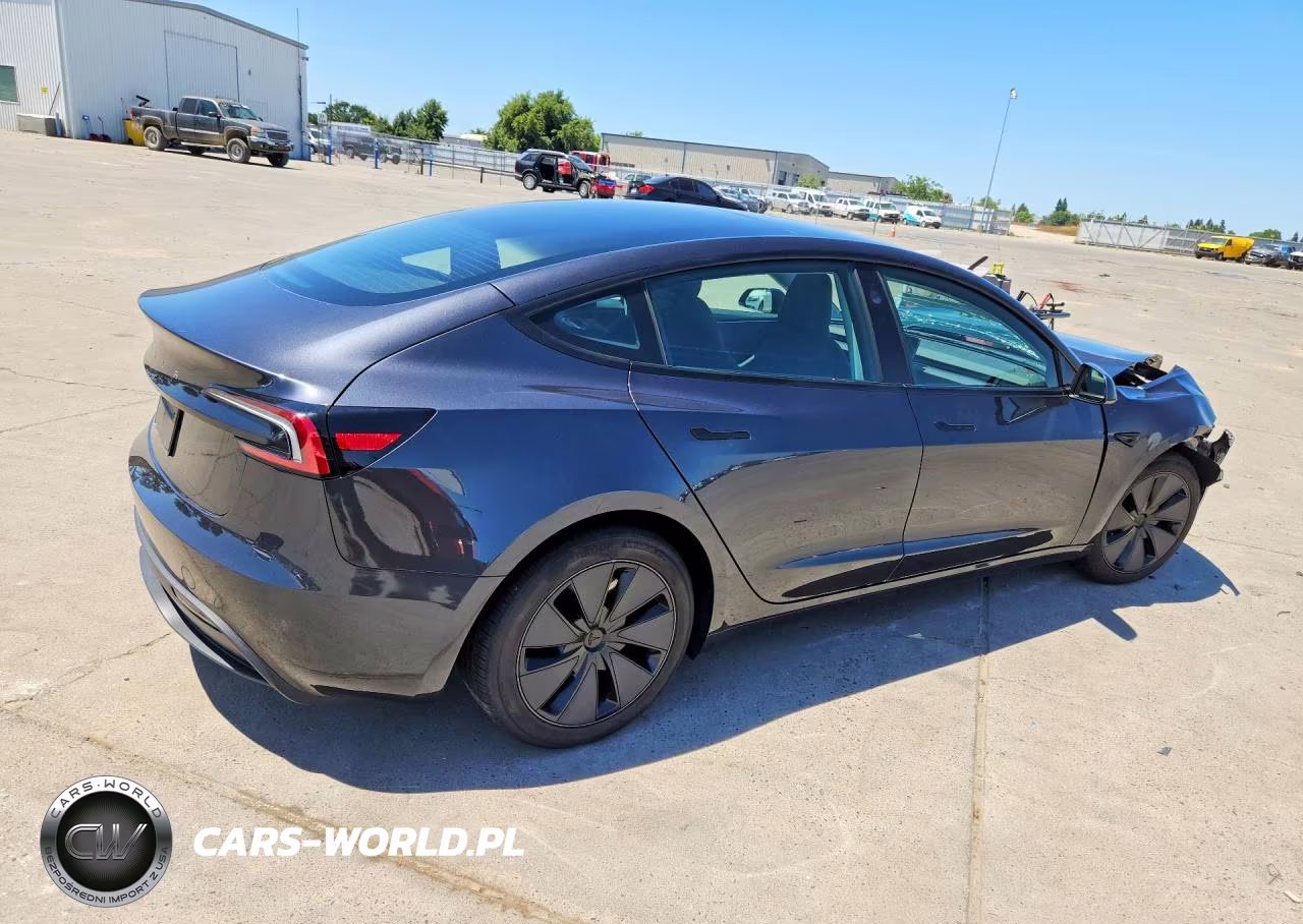 2025 Tesla Model 3 VIN:5YJ3E1EA9SF016532 - 3