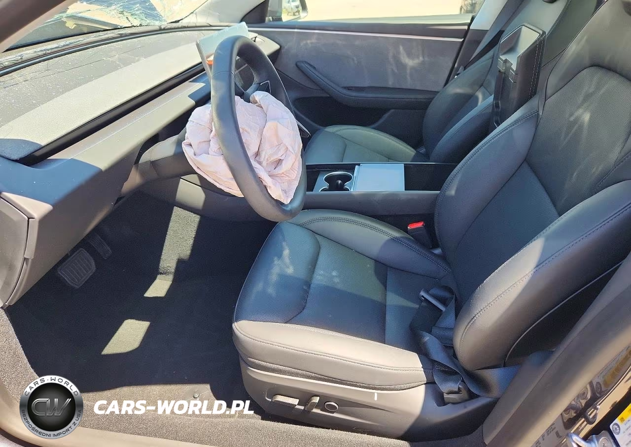 2025 Tesla Model 3 VIN:5YJ3E1EA9SF016532 - 7