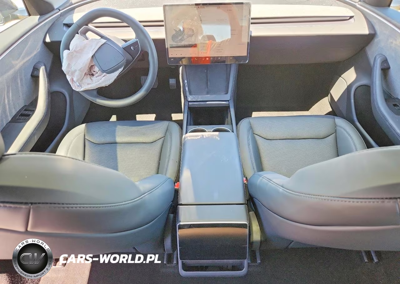 2025 Tesla Model 3 VIN:5YJ3E1EA9SF016532 - 8