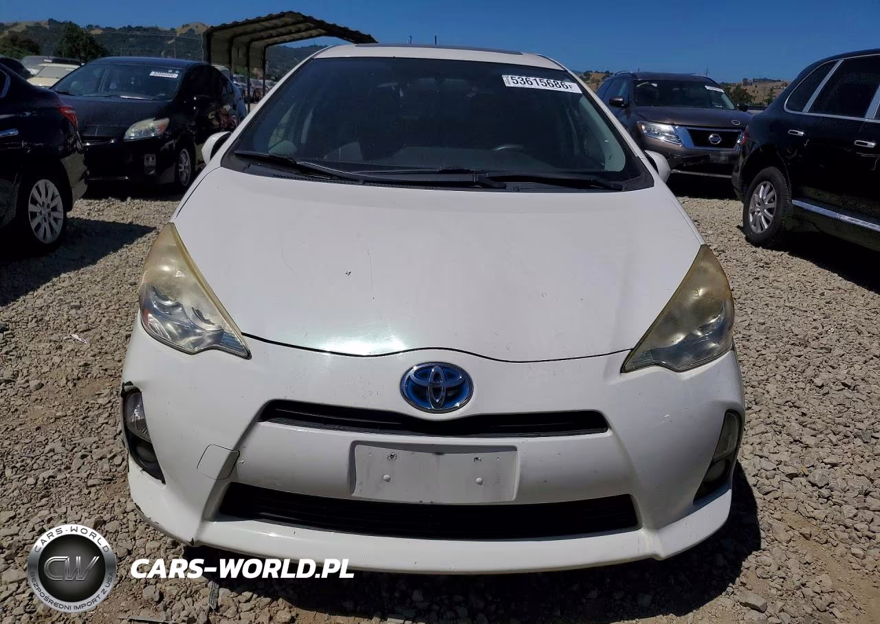 2012 Toyota Prius C Four VIN:JTDKDTB39C1028562 - 5