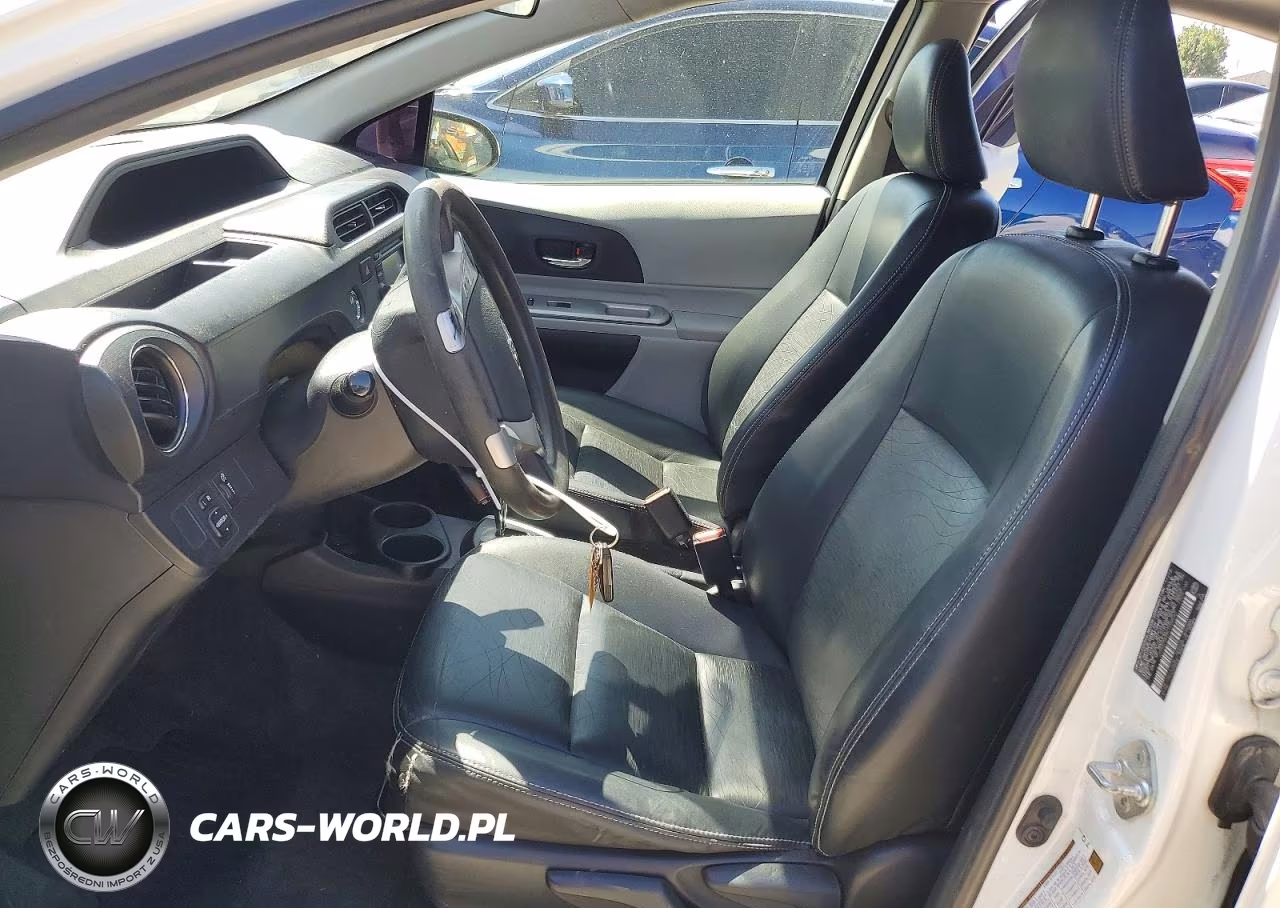 2012 Toyota Prius C Four VIN:JTDKDTB39C1028562 - 7
